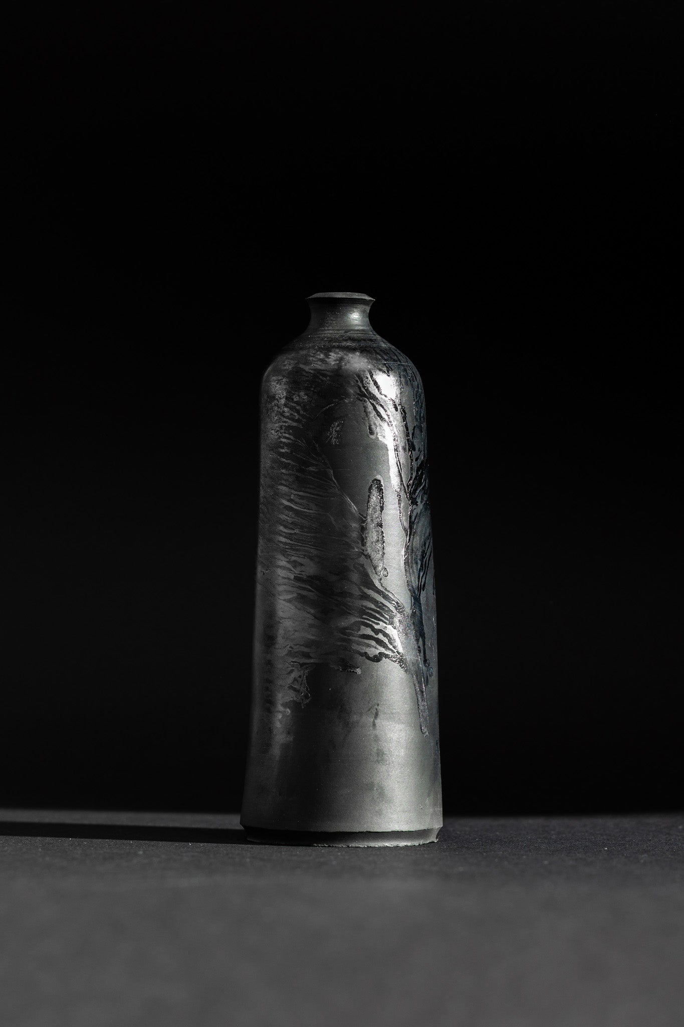 bucchero etrusco _ bottle